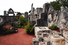 Coral Castle, Miami, Floryda, Homestead, miłość, Edward Leedskalnin, piramidy, bloki skalne, uczucie, małżeństwo, ślub, Agnes Scufft, Billy Idol, Sweet Sixteen, Stonehenge, bloki koralowca, Koralowy Zamek, Florida-City, Władysław Broniewski, Przypływ, Toronto, Kanada